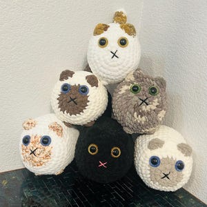 Peluche de gato de pan hecho a mano – Ojos personalizables imagen 4