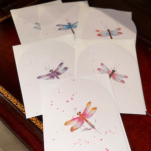 Considérez les cartes de correspondance / lot de 8 libellules