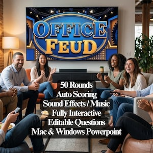 K&ouml;nnte beinhalten: Eine Gruppe von Menschen lacht und sitzt auf einem Sofa. Dahinter befindet sich ein gro&szlig;er Bildschirm mit den Worten "OFFICE FEUD" in Gold und Blau. Text unter dem Bildschirm listet Funktionen auf: 50 Runden, automatische Bewertung, Soundeffekte/Musik, voll interaktiv, bearbeitbare Fragen und Mac & Windows Powerpoint.