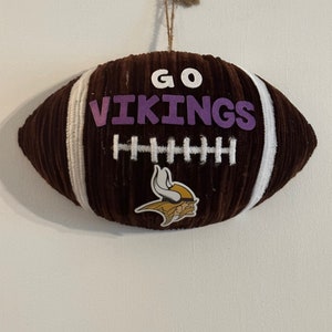 Football Wreath: Vikings Fan Decor