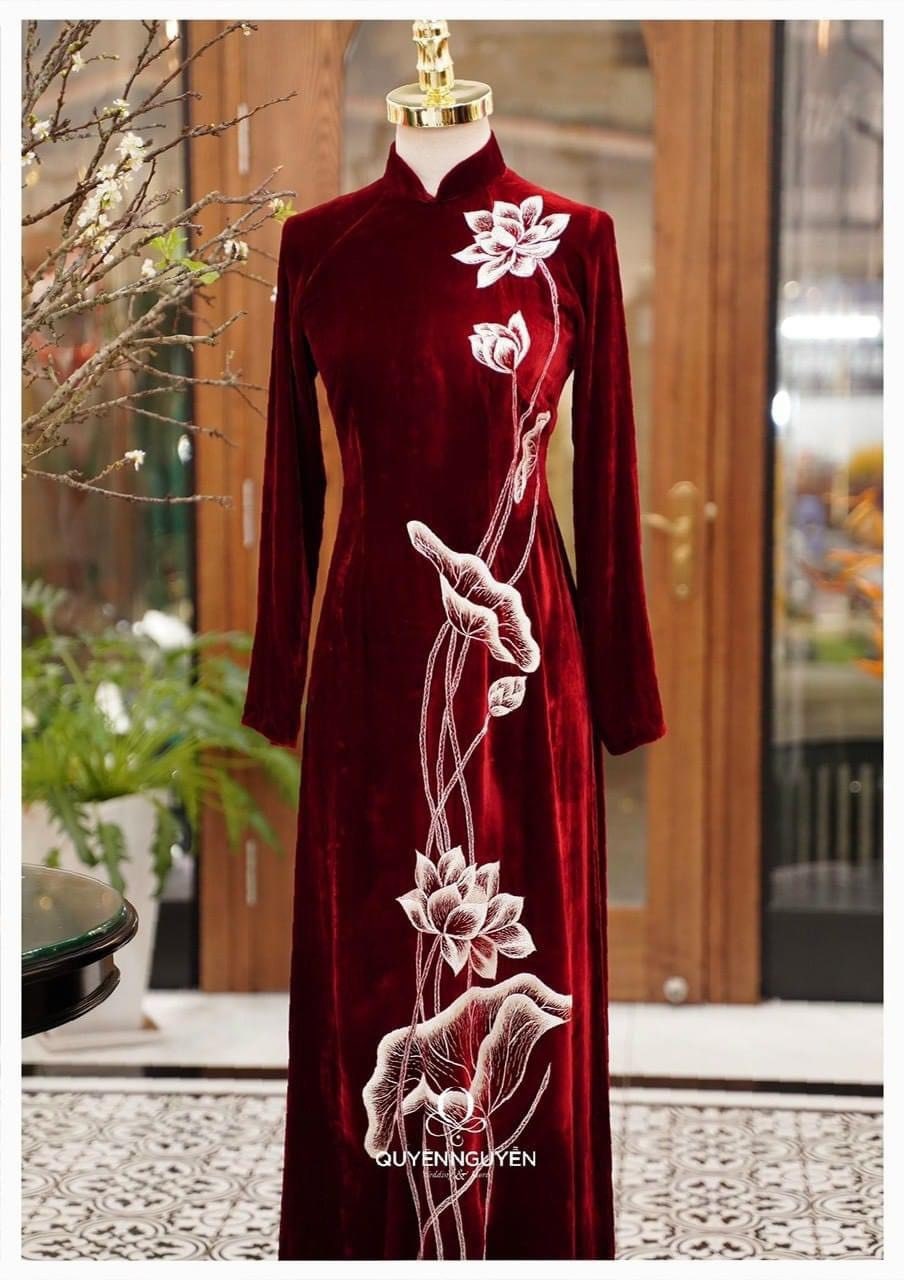 Red Velvet Embroidered Vietnamese Dress/ Ao Dai Nhung Đỏ Đô Thêu