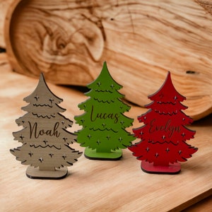 Etiquettes de nom de Noël | Paramètres des noms de lieux Sapin de Noël | Cartes de visite autoportantes 3D en bois personnalisées | Décoration de table avec plaque de Noël