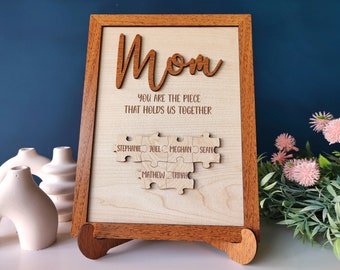 Mutter-Puzzle-Schild, Muttertagsgeschenk von Kindern, Stück, das uns zusammenhält, individuell graviertes Holzschild, Oma-Geschenk, personalisierte einzigartige Mutter