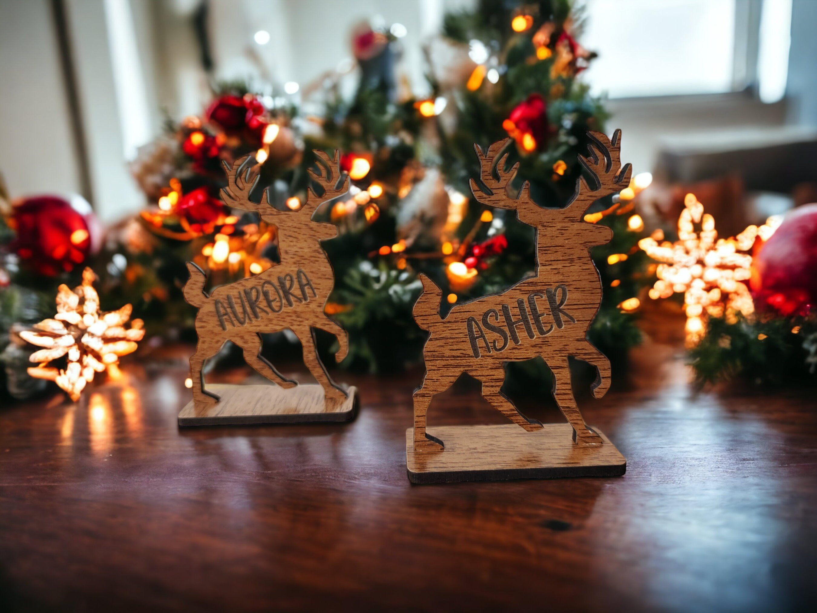place-settings-name-tags-freestanding-reindeer-name-card-luxury