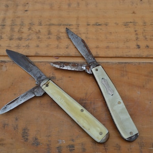 Lot Of 2 Vintage Mother Of The Pearl Small Double Blade Pocket Knives Collectible Knives