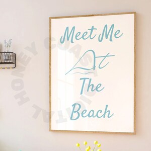 流行の「Meet Me At the Beach」タイポグラフィ デジタルプリント サーフブルー、ウエスタン プリントポスター、沿岸カウガール ウォールアート、大学アパート