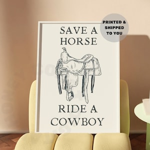 Sparen Sie eine Pferdefahrt einen Cowboy-Druck, trendige Küsten-Cowgirl-Wandkunst, Preppy-Schwarz-Weiß-Bar-Warenkorb-Druckplakat, College-Studio-Ästhetik