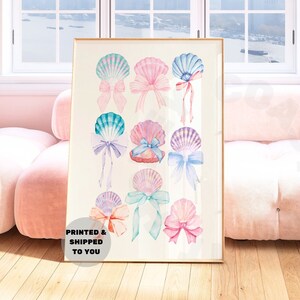 水彩パステルの貝殻とコケットのリボンのプリント、トレンディなヴィンテージの海岸のおばあちゃんのプリントポスター、海岸のカウガールのウォールアート