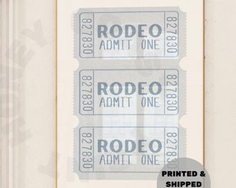 Impresión vintage de entradas de rodeo en azul costero, arte de pared con estampado de vaquera costera de moda, póster de vaquero del oeste, universidad