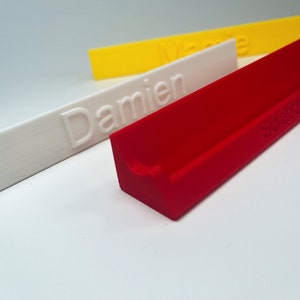 Soporte personalizado para fichas de Scrabble - Estante para fichas con letras de Scrabble - Regalo perfecto para juegos de mesa - Estante para Scrabble con nombre - Idea de regalo para juegos de mesa