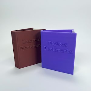 Personalisierte Lesezeichen Halter mit Name - Buch Form Lesezeichen Organizer - Geschenk für Leser - Bücherregal Dekor - Booktok - Buchclub Geschenke