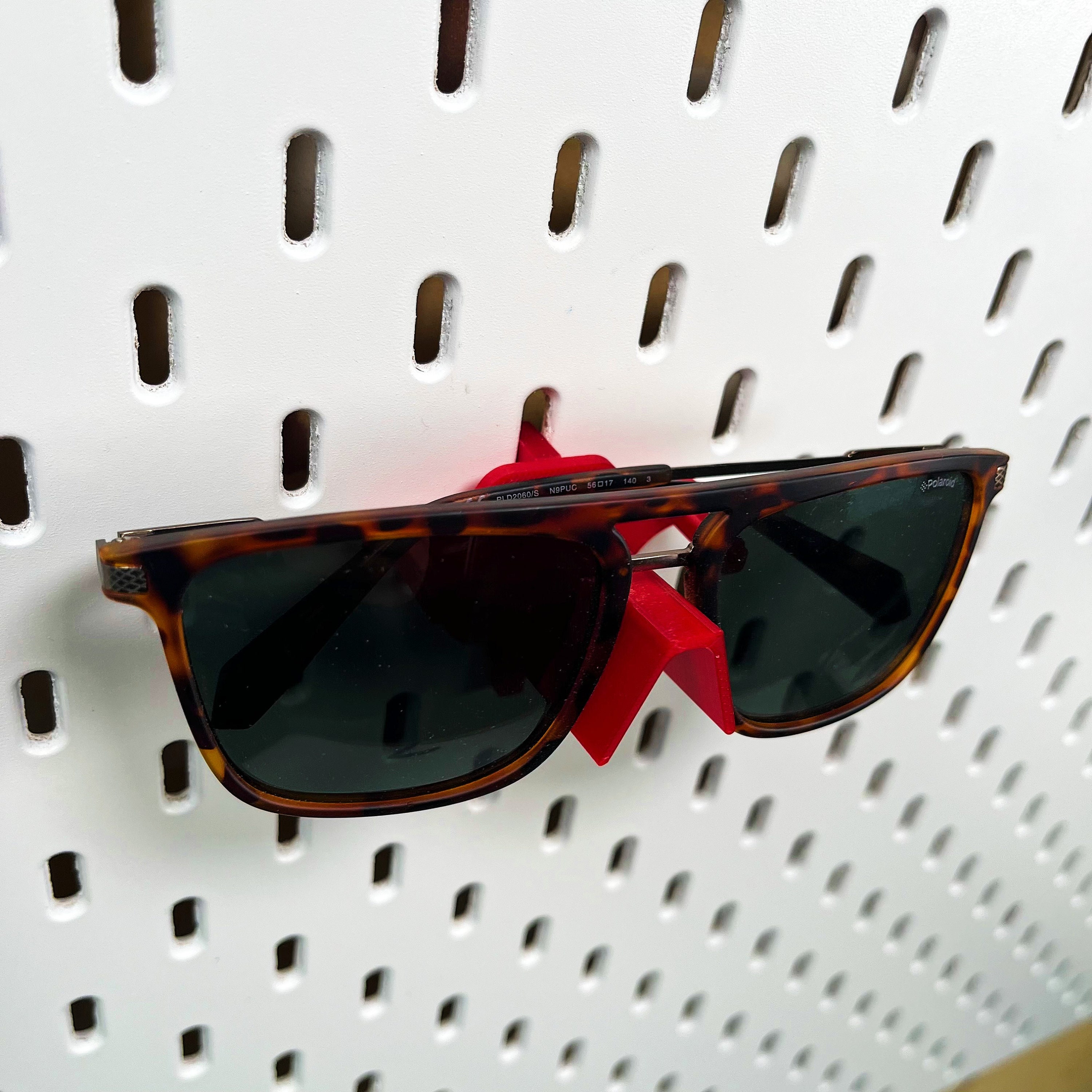 Lesebrillen Halterung IKEA Skadis Brillenhalter Orange  Praktischer  3D-gedruckter Halter Fr Brillen, Sonnenbrillen & Lesebrillen   Wandorganisation & Werkstatt Zubehr (PLA)