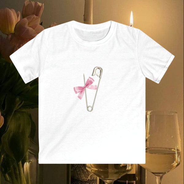 Safety pin bow graphic print baby tee shirt coquette tshirt coquette baby tee soft girl baby tee y2k early 2000s baby tee