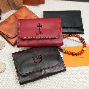 Portarosario in pelle personalizzato, portamonete, inciso personalizzato con croce e simboli, porta rosari, regalo per lui, regalo per lo sposo