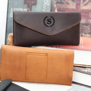 Lederne Handytasche mit Gürtelschlaufen, personalisierter Gürtelclip auf Handyhülle, 16 15 14 pro max Holster, Geschenk für Ihn