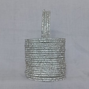 12 個のガラス バングル ホワイト カラー 女性用 ファッション バングル アクセサリー 女性と女の子用ガラス バングル