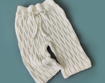 Baby trousers crochet pattern, knit-look pants for girls. 5 sizes: from 0 to 3 years