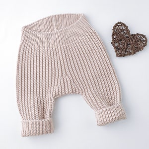 Crochet baby pants pattern, one size only