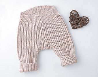 Crochet baby pants pattern, one size only