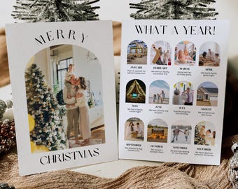 Pode incluir: Dois cartões retangulares brancos com texto preto e colagens de fotos. O cartão esquerdo diz MERRY CHRISTMAS com uma foto de família junto a uma árvore. O direito diz WHAT A YEAR! com doze fotos arqueadas de eventos mensais.