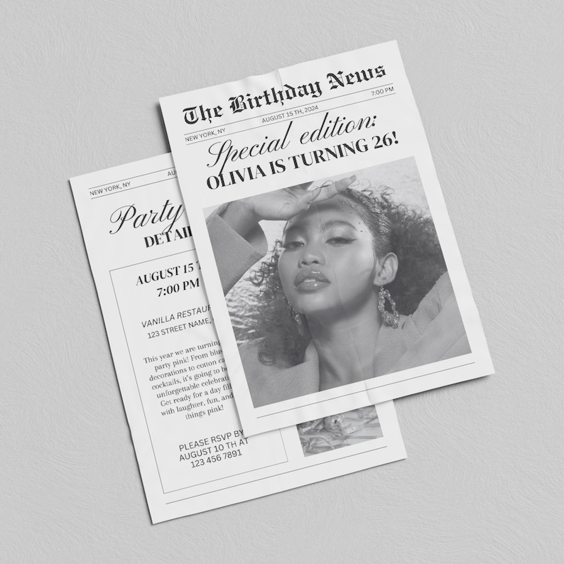 Puede incluir: Una invitaci&oacute;n de fiesta de cumplea&ntilde;os estilo peri&oacute;dico en blanco y negro para el cumplea&ntilde;os n&uacute;mero 26 de Olivia. La invitaci&oacute;n presenta una foto de Olivia con el texto "Edici&oacute;n especial: Olivia cumple 26!" en la parte superior. La invitaci&oacute;n incluye la fecha, la hora y el lugar de la fiesta, as&iacute; como una solicitud de RSVP antes del 10 de agosto.