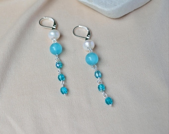 Pendientes colgantes azul turquesa: ojo de gato, cuentas de cristal checo y perlas de agua dulce.
