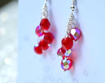 Pendientes colgantes Cascada Roja – Cuentas de cristal checo iridiscentes
