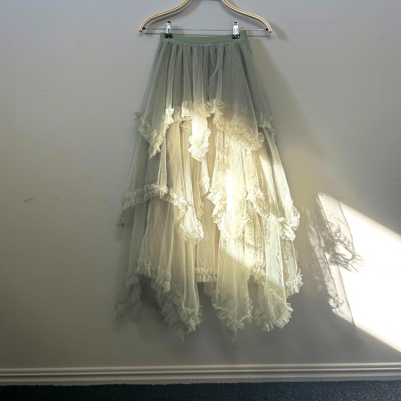 Green Fairy Tulle Skirt Ruffle Tulle Midi Skirt Layered Renaissance Skirt Bridesmaid Skirt Cake Skirt Womens Fashion Gift For Her zdjęcie 1