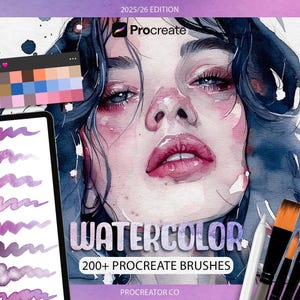 Puede incluir: Pinceles de acuarela digitales para Procreate, con un retrato en acuarela en tonos azules y morados. La imagen incluye una tableta que muestra trazos de pincel, una paleta de colores y el texto "WATERCOLOR 200+ PROCREATE BRUSHES".
