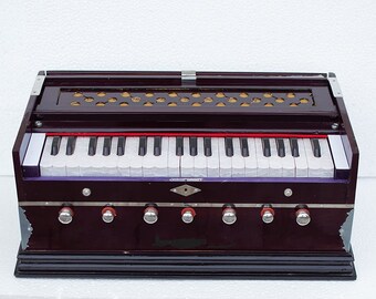 Harmonium- 3 1/4 Octave, Double Bellow, 39 Keys,7 Stopper, 2 Reeds (Bass- Male)