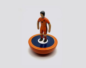 Inter Third Jersey - Internazionale - Estatuilla de decoración de cerámica Subbuteo - Producto hecho a mano por el artista Stefano Puzzo - Vintage