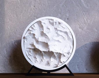 Mount Everest 3D Topographic Map, Minimal Mountain Desk Decor - Circle Series