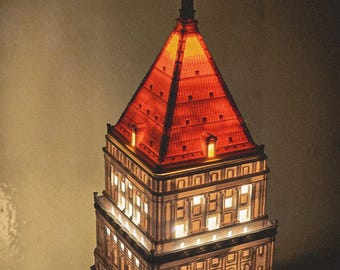 Thurgood Marshall Courthouse 3D LED Lamp: NYC Architecture Gift