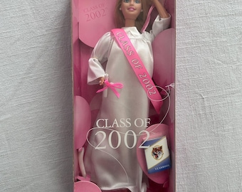 Barbie Class of 2002 Graduation Barbie Doll Blonde White Gown #50500 New Nrfb