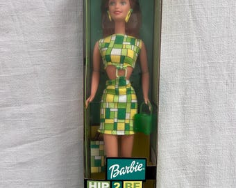 2000 Hip 2 Be Square Barbie Green Dress & Eyes Auburn Hair Mattel 28316