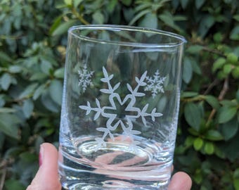 Winter Snowflake Glass Set – Engraved Holiday Drinkware (11 oz)