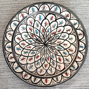 Grande assiette de service | Céramique marocaine | céramique artisanale | décoration murale | poterie artisanale | conception unique | Assiette marocaine | 42 cm