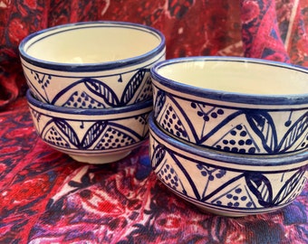 Kom | keramische kom | handbeschilderd keramiek | Marokkaans keramiek | handgemaakte keramische kom | handgemaakt aardewerk | uniek ontwerp | 12 x 6 cm