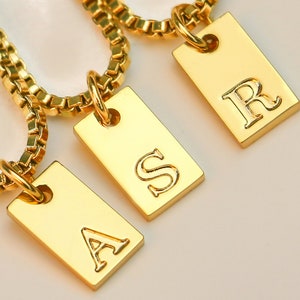 Collar de etiqueta inicial personalizado, collar minimalista, colgante de letra grabada, collar de nombre delicado, collar para hombres mujeres, regalo de aniversario