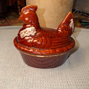 Hull Pottery Brown Glazed Stoneware Hennon Nest Casserole Dish