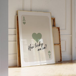 Stampa artistica da parete "Asso di Cuori" alla moda, poster "Quanto siamo fortunati", poster di carte da gioco verde salvia con estetica retrò, decorazione per camera da letto per ragazze, digitale