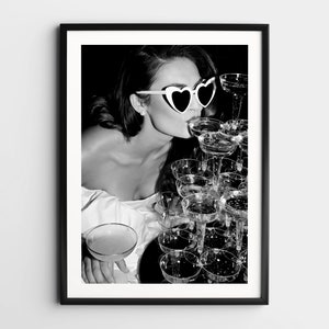 シャンパンを飲む女性のウォールアート、白黒プリント、フェミニストポスター、アルコールウォールアート、ヴィンテージバーカートプリント、レトロな壁装飾