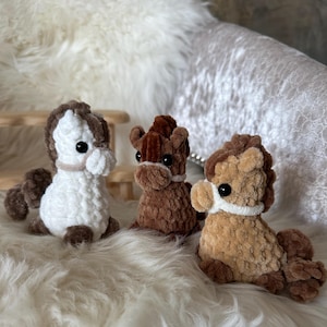 HAAKPATROON &quot;Paard&quot;. Engels pdf-diagram. Amigurumi-knuffels. Knuffel. Gehaakt paardenspeelgoed zonder naaien.