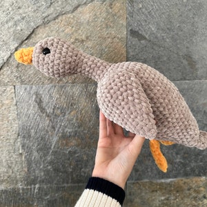 CROCHET PATTERN Silly goose. Goose. Amigurumi goose. Crochet toy. Plushies. Stuffed animals. Clear English PDF instructions with photos. zdjęcie 3