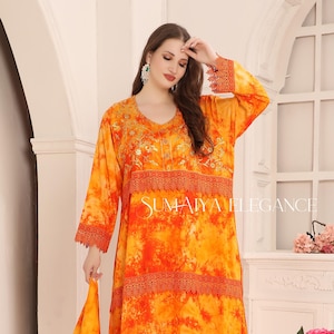 Amal Luxus Batik Bestickter Kaftan Abaya Kleid Orange & Marigold Maxi Kleid Elegant Übergröße Lounge Wear Boho Chic Langer Kaftan