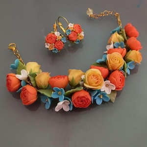Earrings and bracelet miniature roses set, Realistic botanical jewelry set earrings and bracelet bright flower