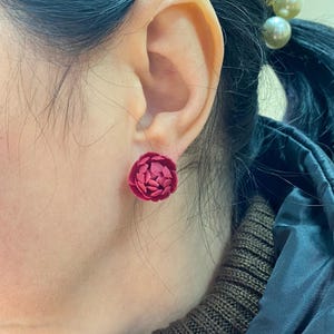 Cute peony earrings,burgundy peonies stud earrings, miniature peony earrings