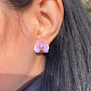 Miniature realistic violet orchid stud earrings, Orchid earrings,Phalaenopsis Orchid earrings, Orchids stud earrings for gift