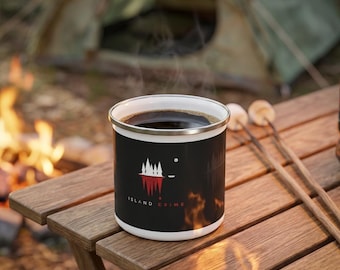 Caneca esmaltada Island Crime | Caneca para camping, design floresta noir