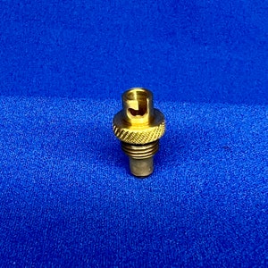 Good all valve - twist lock